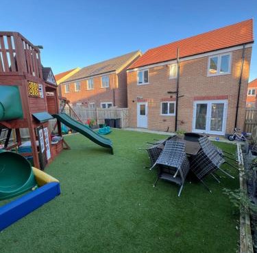 Ultra Modern large 4 bed executive home Durham