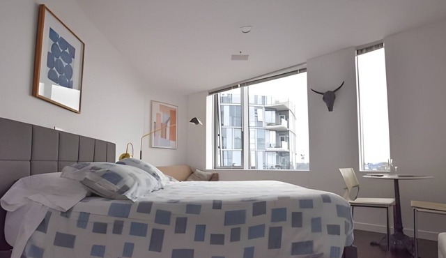 Ultra-Modern | Pool & Gym | DT Bellevue | Sophari