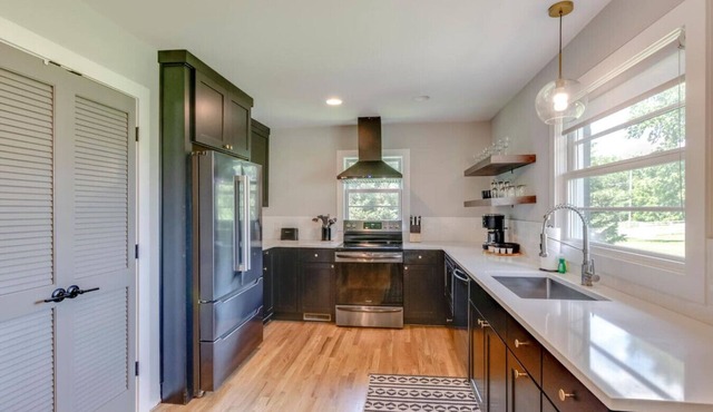 Ultra Relaxing & Fun - Historic Franklin Bungalow