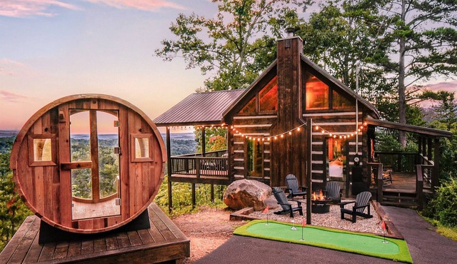 Ultra Romantic! 180 View! Sauna-HotTub-PuttPutt!
