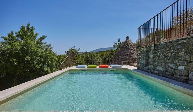 Ulysse: Seasonal rental with view in Provence