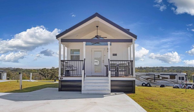 Uma Retreat | Sleeps 7 | Resort Views