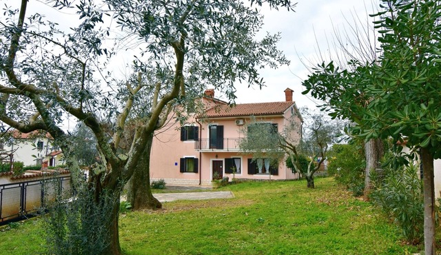 Umag Valica holiday home, near the beach, 3 bedrooms 3 bathrooms for groups