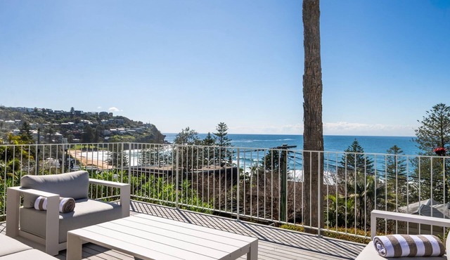 Umah Pantai (Beach House) by TCC