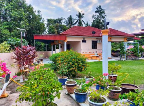 UMARI HOMESTAY KOTA BHARU