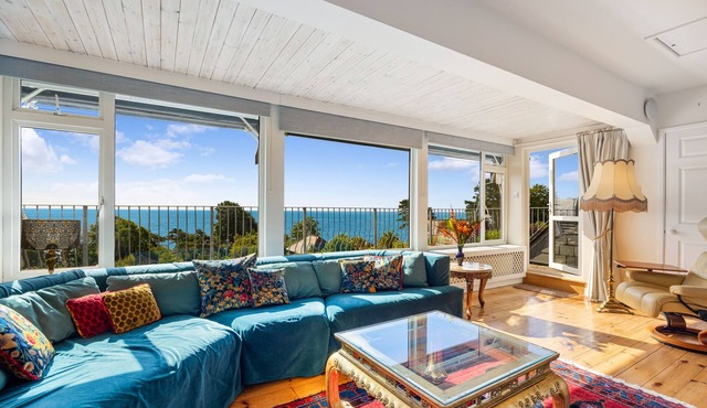 Umbrella Pines - Sea Views & Private Path to beach