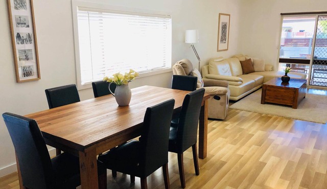 Umina Beach House - 6 minutes walk to the beach