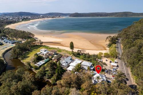 Umina Beachside Getaway - Hot Tub - 5 Bedrooms