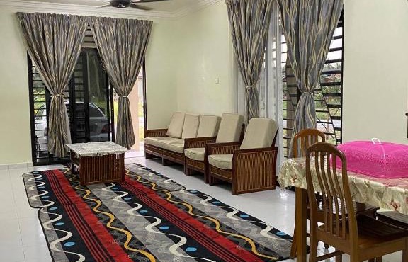 Ummu Siroj Bachok HOMESTAY