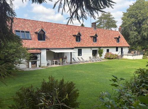 Un écrin de nature 14p - Bain Nordique - Sauna en option - Baby foot - Fléchettes - Pétanque