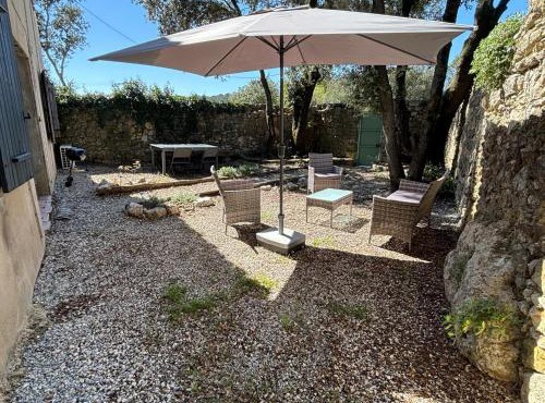 Un Air de Vic Appartement avec cour privée Entre Uzès et Nîmes