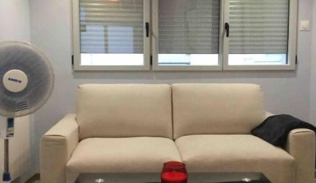 Un Appartement Dans une Dépendance Composé de Deux Appartements
