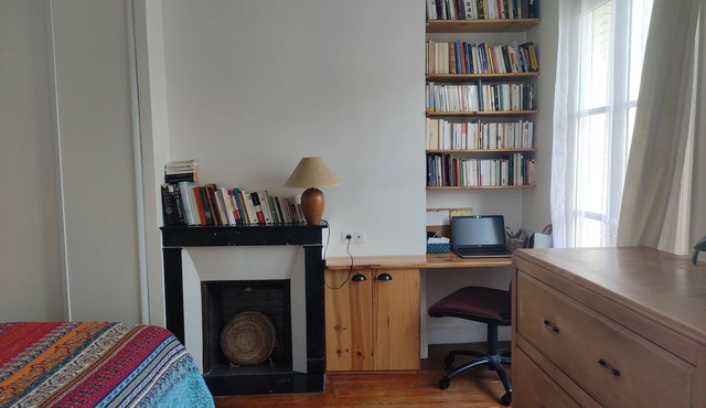 Un Appartement Cosy Très Lumineux à 5mn à Pied de Paris et de Tous les Magasins