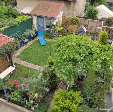 Un deux pièces et un jardin à Villejuif