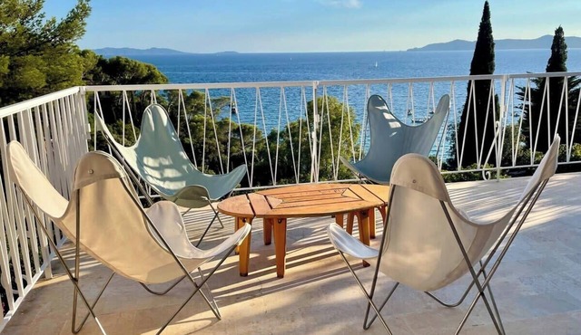 Un jardin au bord de la Méditerranée