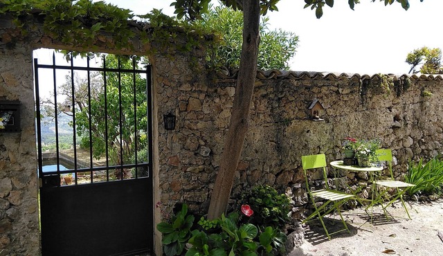 Un Jardin Sous les Baous