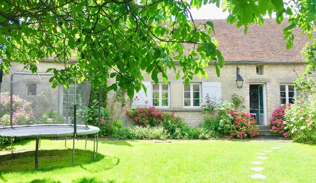 Un Rêve de Campagne/group accommodation South Fontainebleau,6 bedrooms,sleeps 15