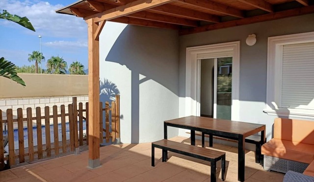 Una casita con piscina privada