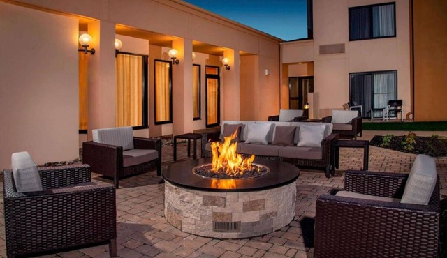 Unbeatable Location! 2 Comfortable Units, Indoor Swimming Pool, Pets are Welcome