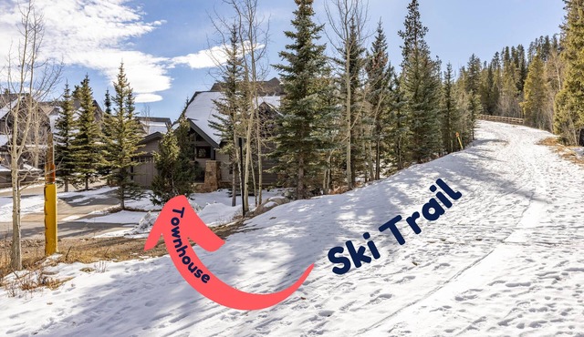 Unbeatable location! 5 Min Walk to Main St