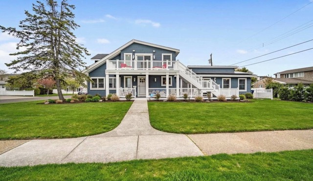 Unbeatable location - 4 houses to beach, 5BR, 3BA, walkability!