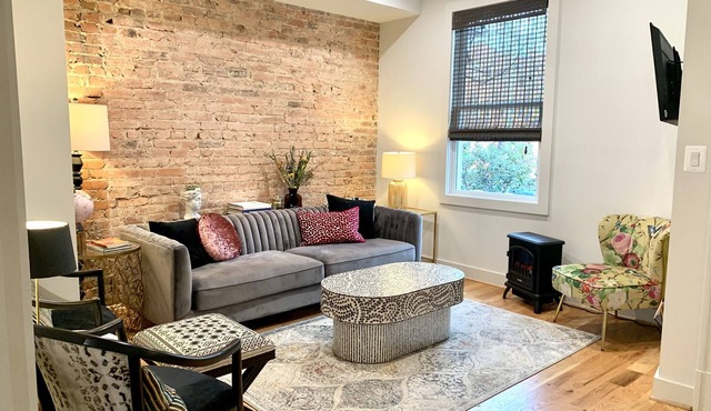 Unbeatable Location on The Hill