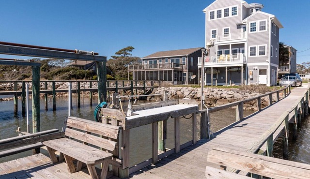 Unbeatable Views & Coastal Charm