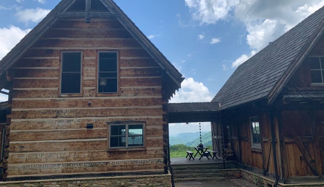 Unbelievable 41 mile views from atop this mountain retreat! Totally private!