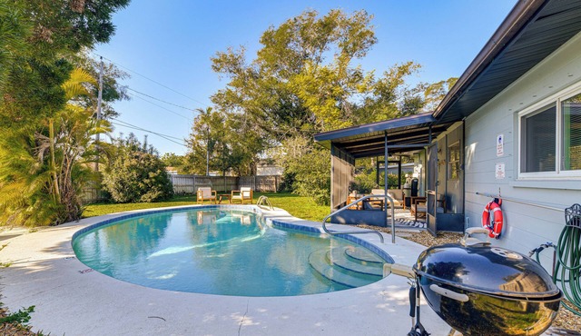 'Uncle Louie's' Gulf Coast Gem w/Outdoor Oasis