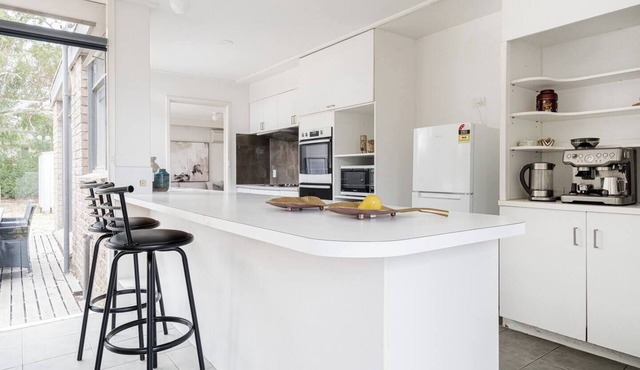 Uncover Mount Elizas Charm from this Local Stay