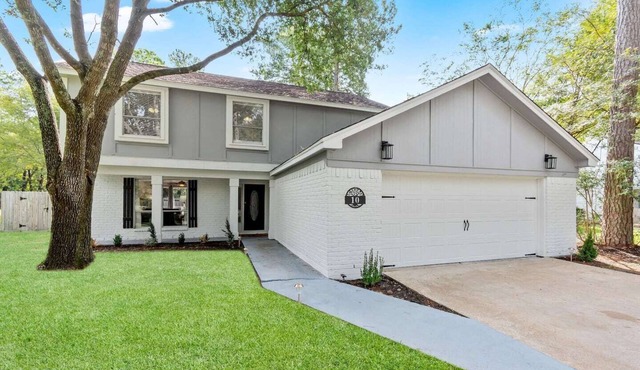 Under a Tree - Family Home in the Heart of The Woodlands