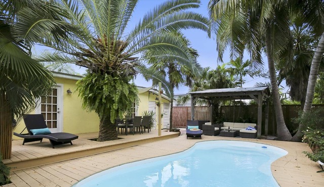 Under The Palms by AvantStay | Private Pool | Outdoor Dining | Close to Beach