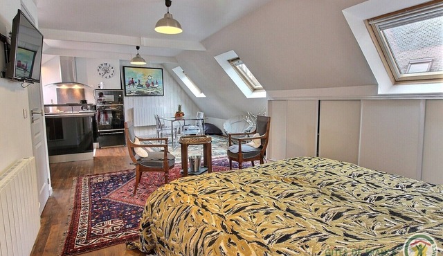 Under the roof of the Atelier d'Art