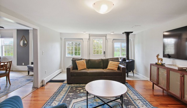 Under The Stars Near Greek Peak, Cornell & Cortland: Hot Tub & Fire Pit