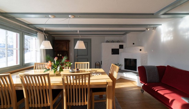 Undereggli - 4-room holiday home with far-reaching views and surrounded by greenery