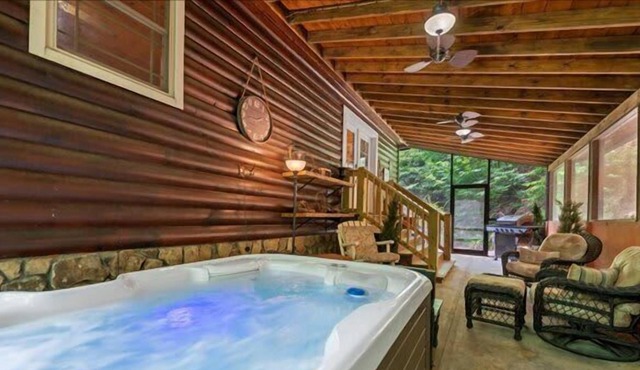 Underlook Cabin-Secluded,Wood Fireplace, wifi