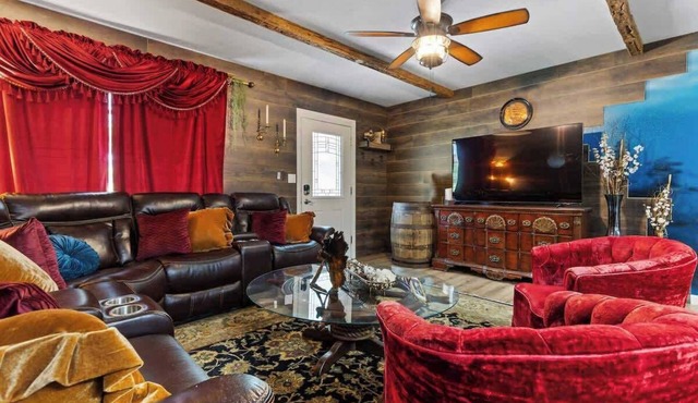 Underwater Home w/Game Room ~6 min to Stadium & DT