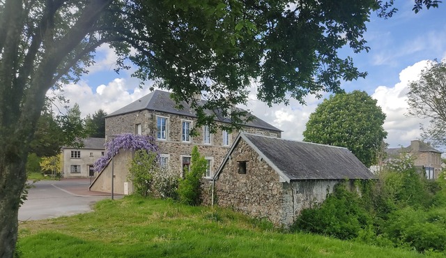 Une Ancienne École Rénovée, Amoureux de Nature et de Vielles Pierres