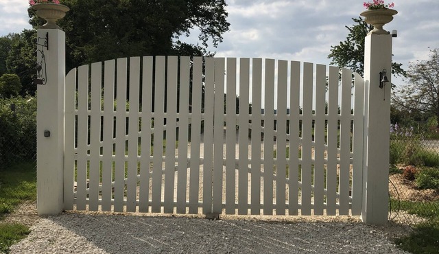 Une Longere de la Puisaye en Fond Dimpasse Avec Parc Apaisant