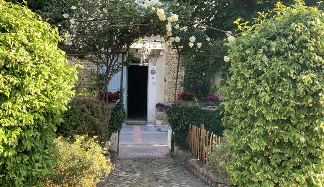 Une Maison dans un Mas
