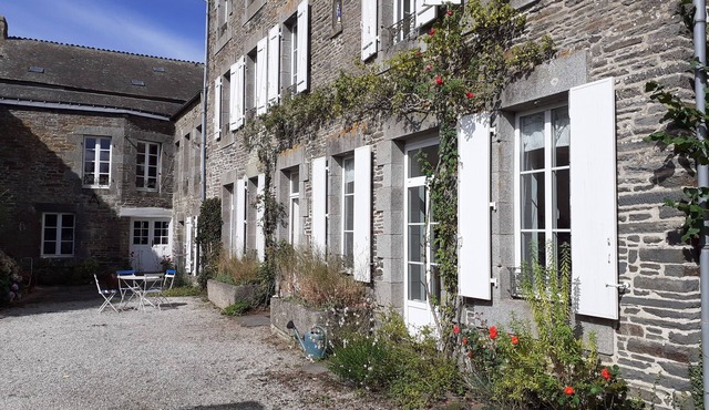 Une maison tranquille au centre du village et au cœur de la Bretagne!
