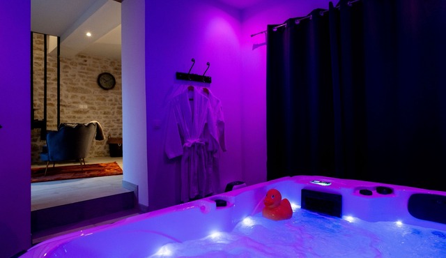 - Une Pause à Deux - Jacuzzi privé et Chambre Secrète