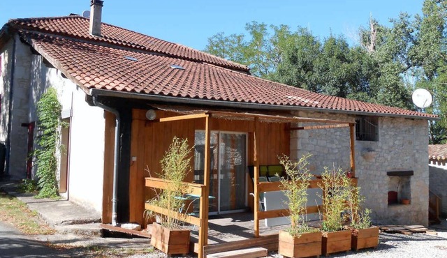 une Pause au Vert Avec Piscine et spa ~tournonzen