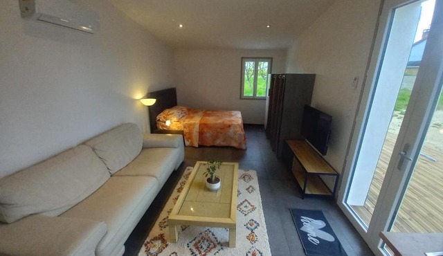 Une petite maison et sa prairie