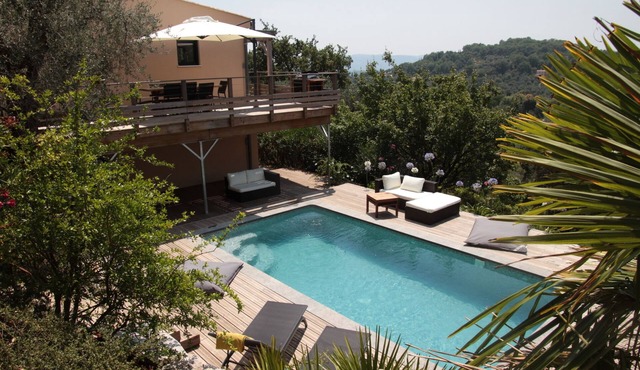 Unforgettable vacations in a bright, quiet villa with pool and view