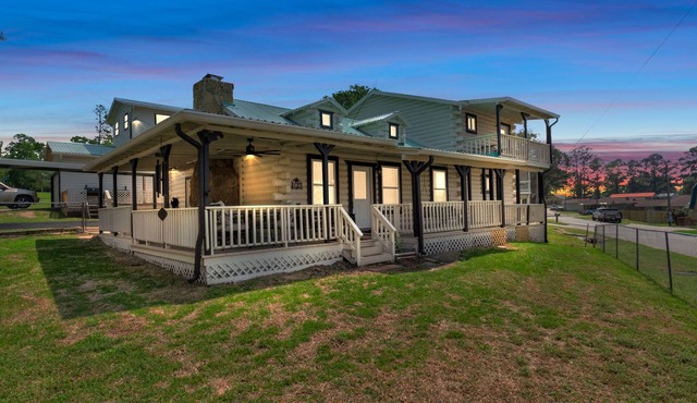 Unforgettable Charming LogCabin Bliss!