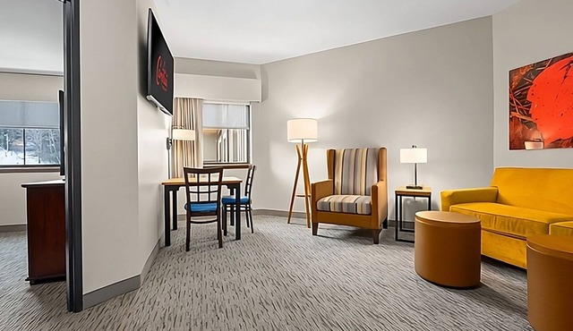 Unforgettable Getaway! 2 Units w/Complimentary Breakfast, Indoor Activities!