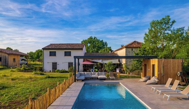 Unforgettable Reunions in the Countryside – Sleeps 28 to 32 Guests