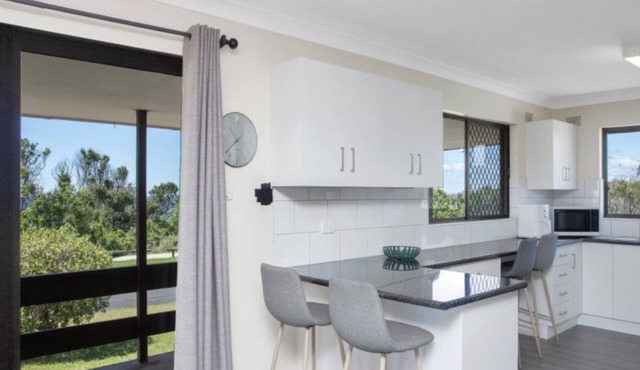 Ungala by Sea, TOP NOTCH