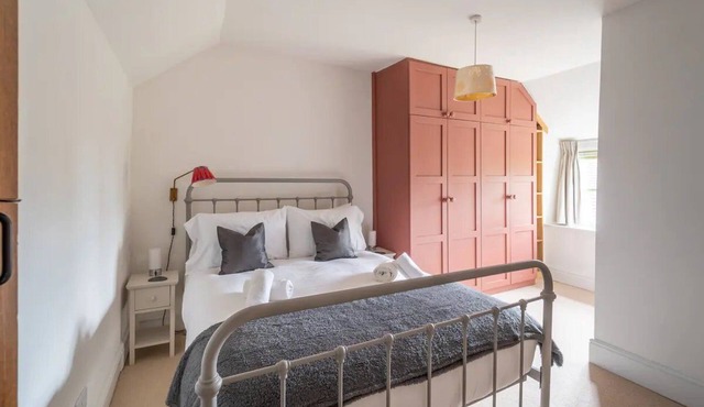 Unicorn Cottage | Rural Cotswold Escape - Pass the Keys